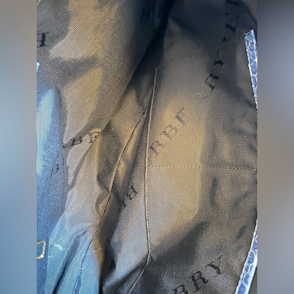 Burberry | Dewsbury Blue Leather Tote Bag - Picture 9 of 16